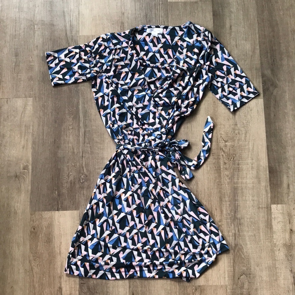 Motherhood maternity wrap around dress size small